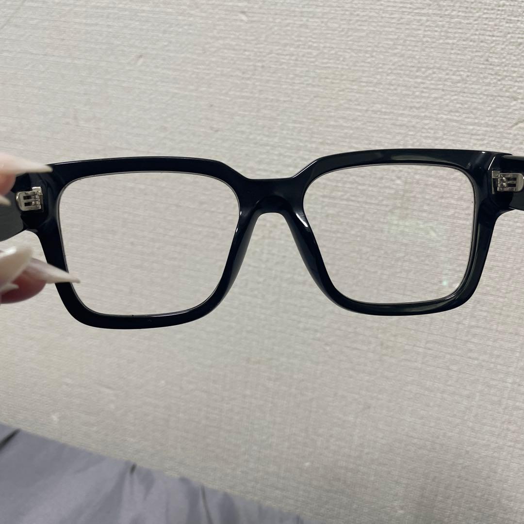 極美品プラダPRADA メガネ三角ロゴ　ケース付き　度なし