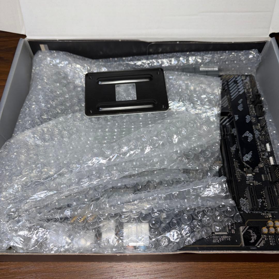ASUS TUF Gaming B550-PLUS マザーボード