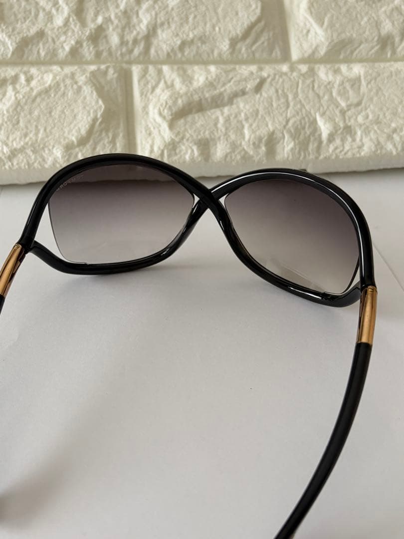 TOM FORD トムフォード ブラック サングラス　whitney TF9