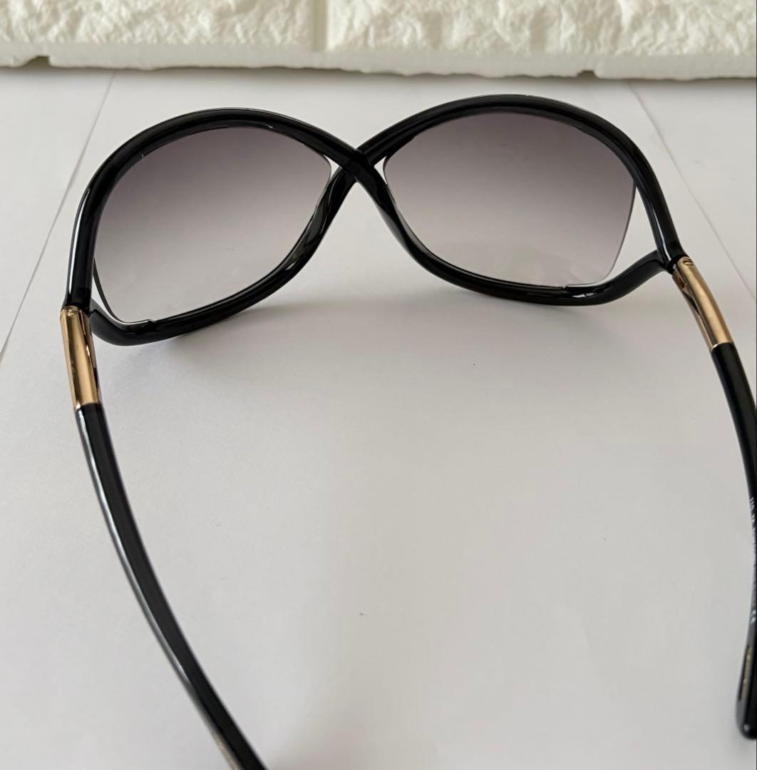 TOM FORD トムフォード ブラック サングラス　whitney TF9