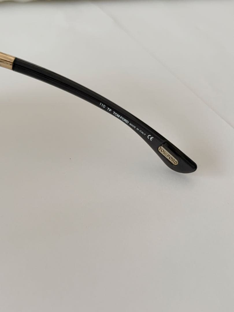 TOM FORD トムフォード ブラック サングラス　whitney TF9