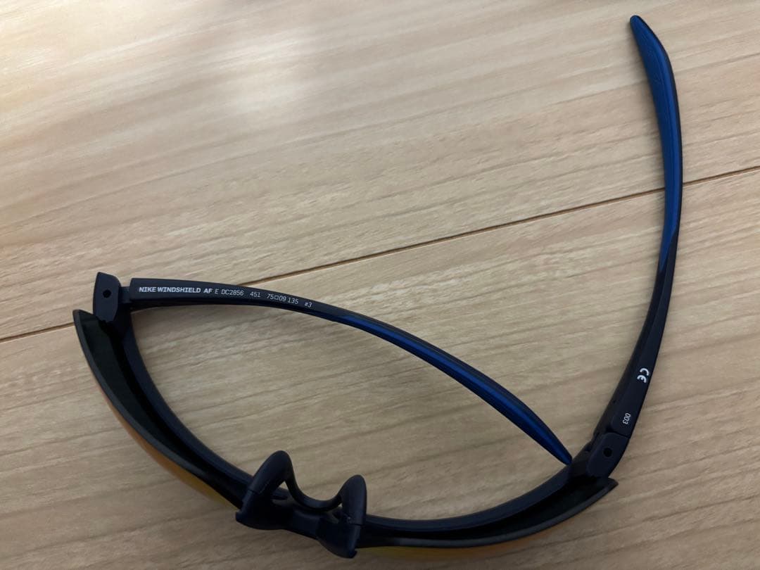 最終価格　美品 ナイキ サングラス DC2856-451