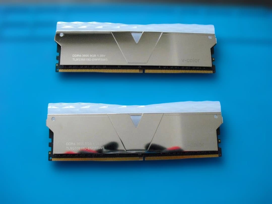 v-color Prism Pro RGB DDR4-3600 8GB×2枚