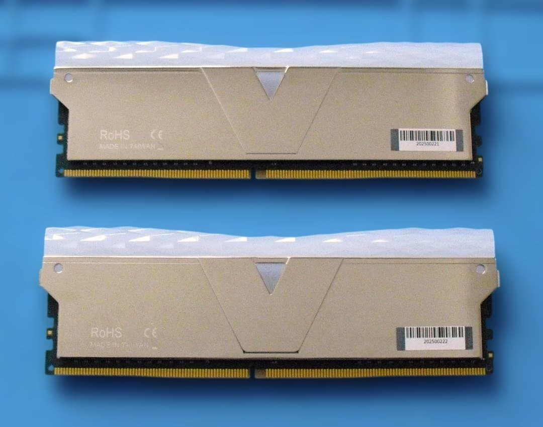 v-color Prism Pro RGB DDR4-3600 8GB×2枚