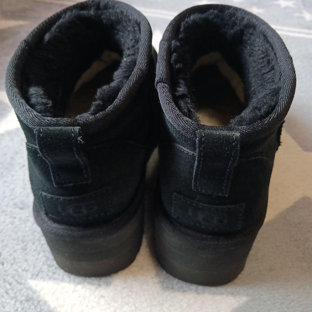 ★美品♪UGG・ショートブーツ・ムートンブーツ・黒・24㌢・箱付き★