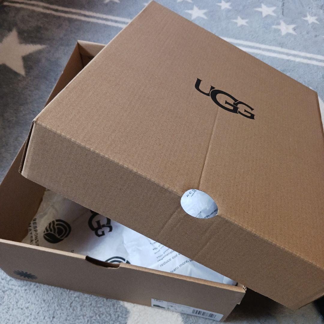 ★美品♪UGG・ショートブーツ・ムートンブーツ・黒・24㌢・箱付き★