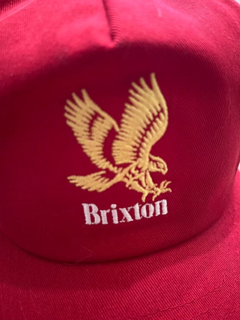 Brixton 赤 メッシュキャップ 鷲刺繍
