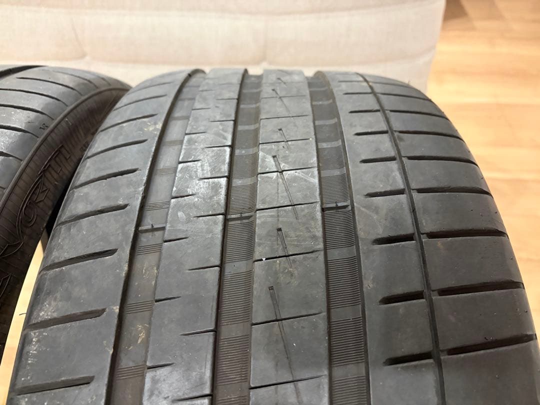 中古タイヤ Vredestein 295/30ZR24 2本セット 24インチ
