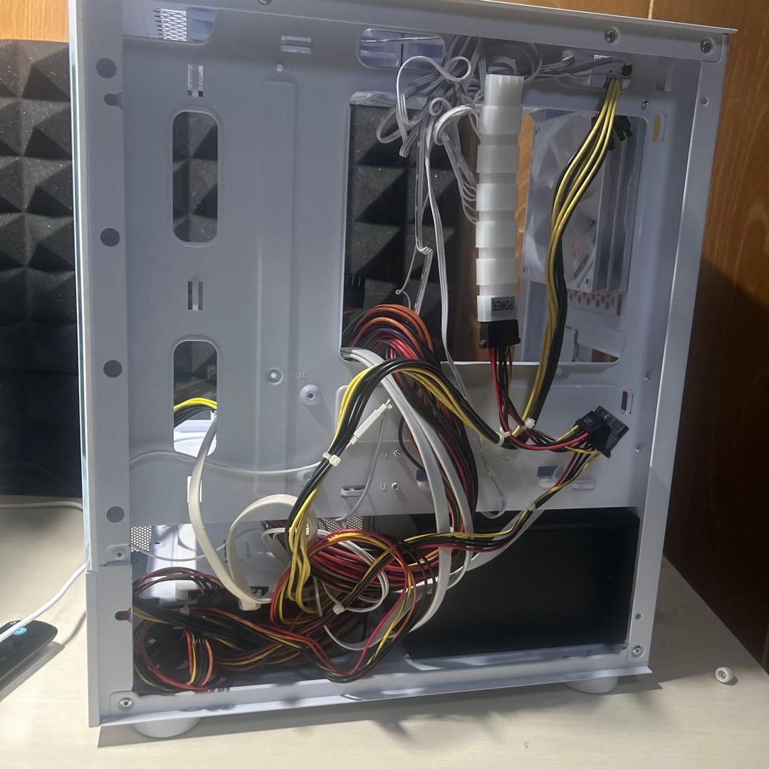 ホワイト PCケース microATX、ファン、電源ユニット、SSD
