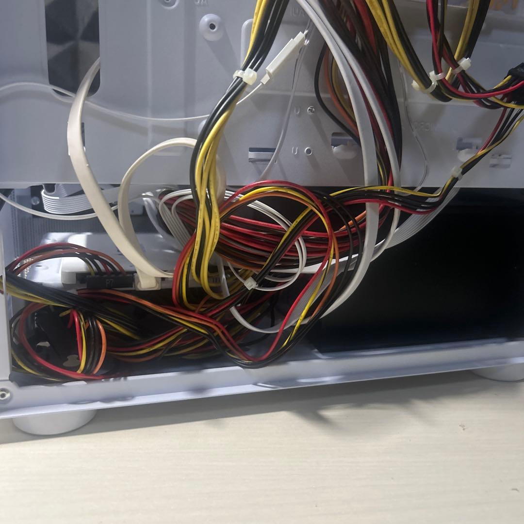 ホワイト PCケース microATX、ファン、電源ユニット、SSD