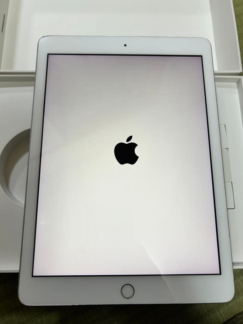 Apple iPad (第5世代) 128GB