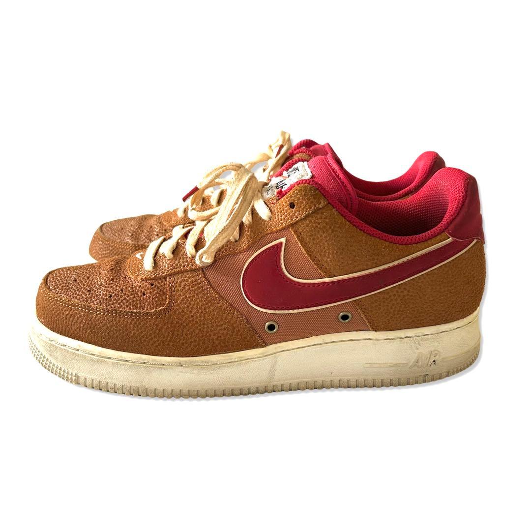 NIKE AIR FORCE 1 07 LV8 スニーカー　26.5cm