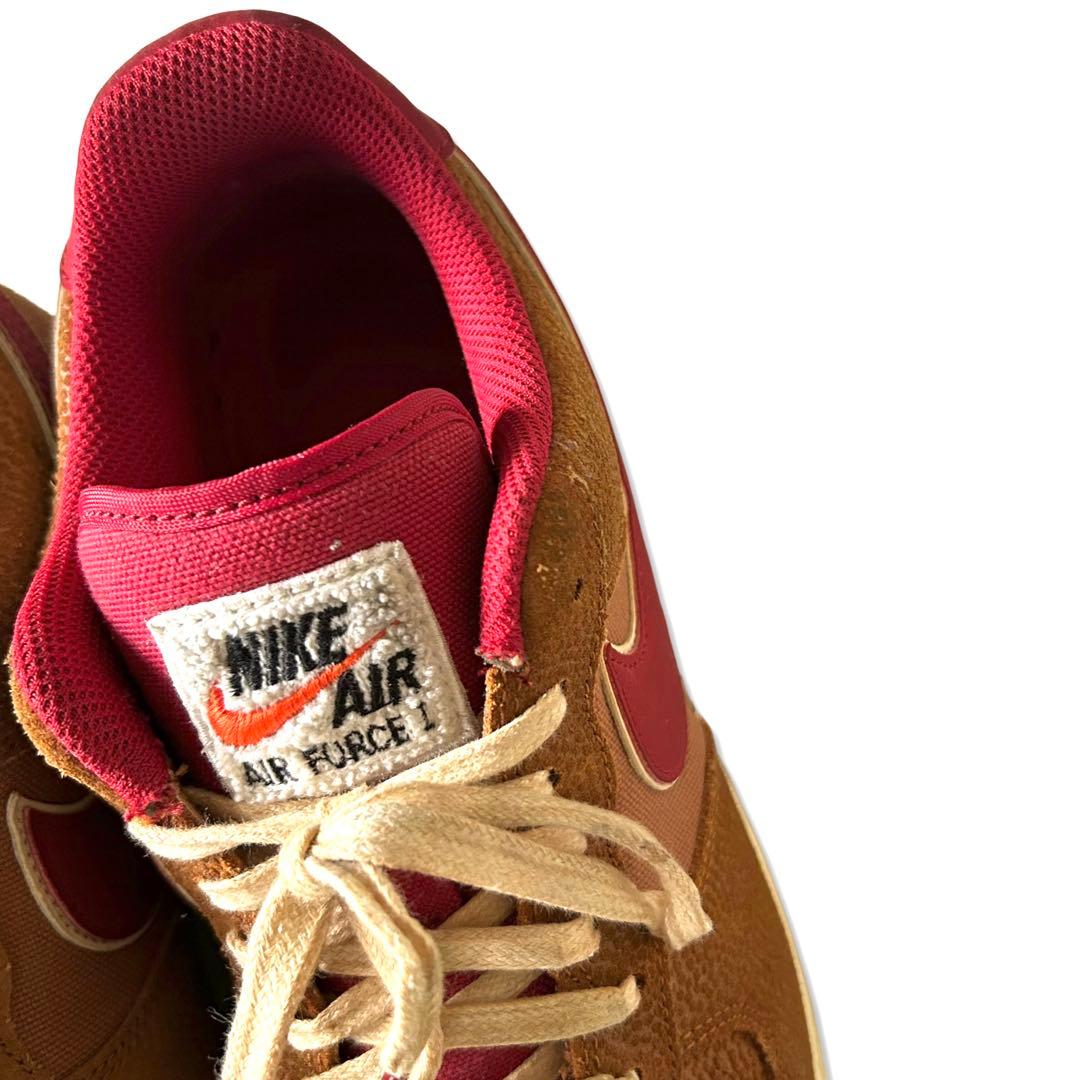 NIKE AIR FORCE 1 07 LV8 スニーカー　26.5cm