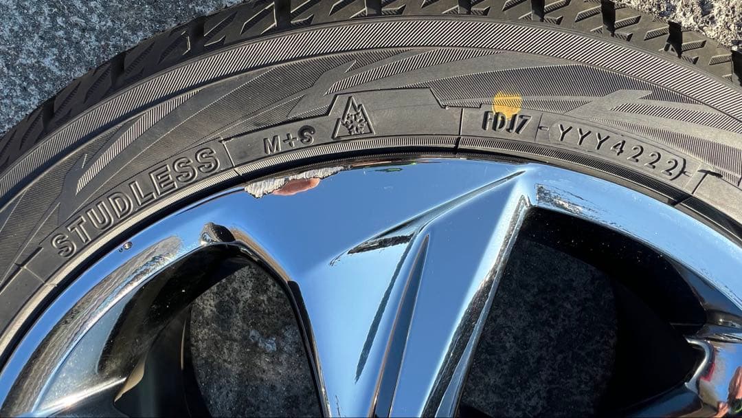 トヨタ　220クラウン　純正18インチスパッタリングホイール　225/45R18