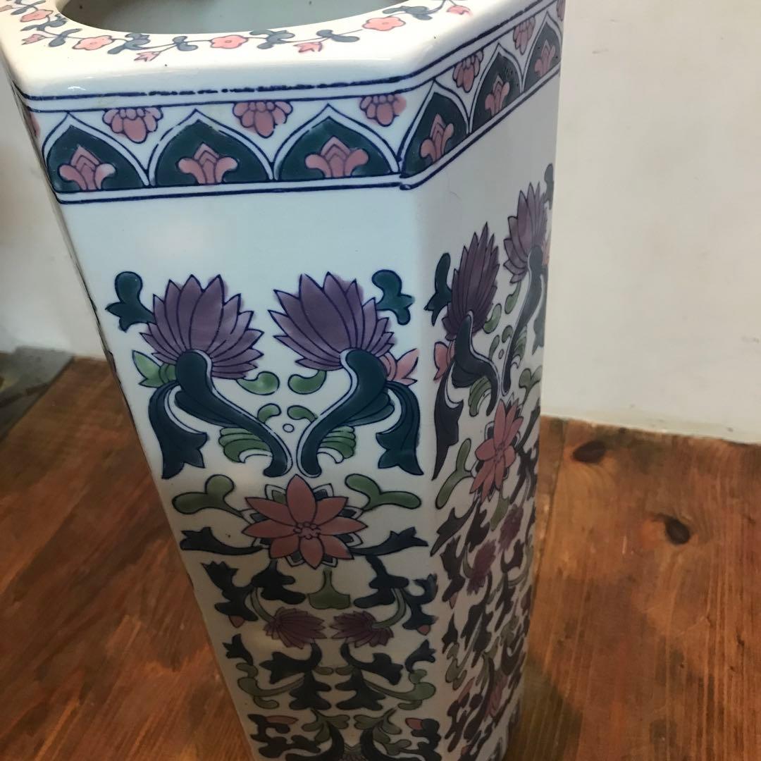 美品　陶器　傘立て　花柄　落ち着いた色合いと模様が素敵な　玄関先が華やかに