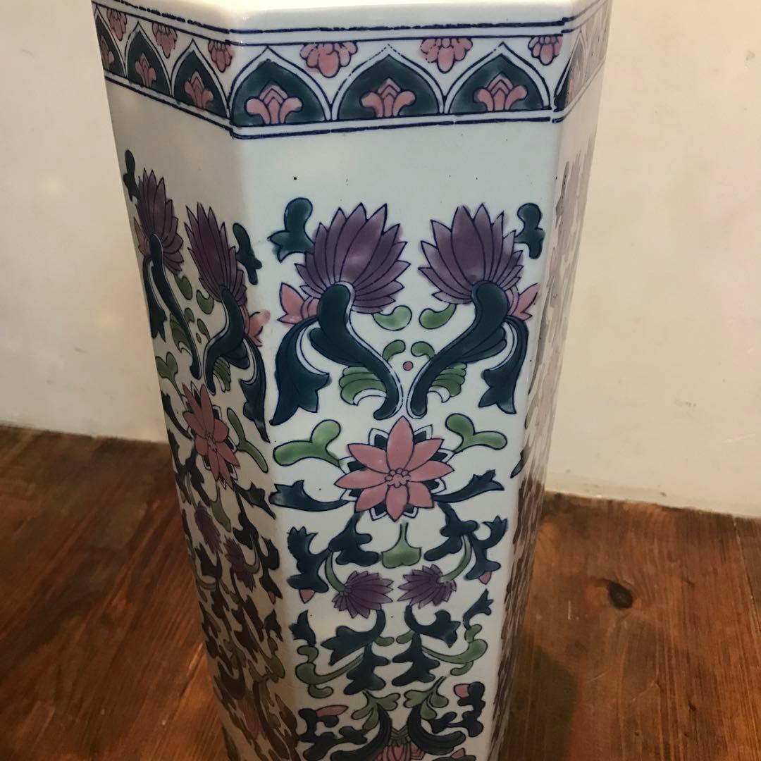 美品　陶器　傘立て　花柄　落ち着いた色合いと模様が素敵な　玄関先が華やかに