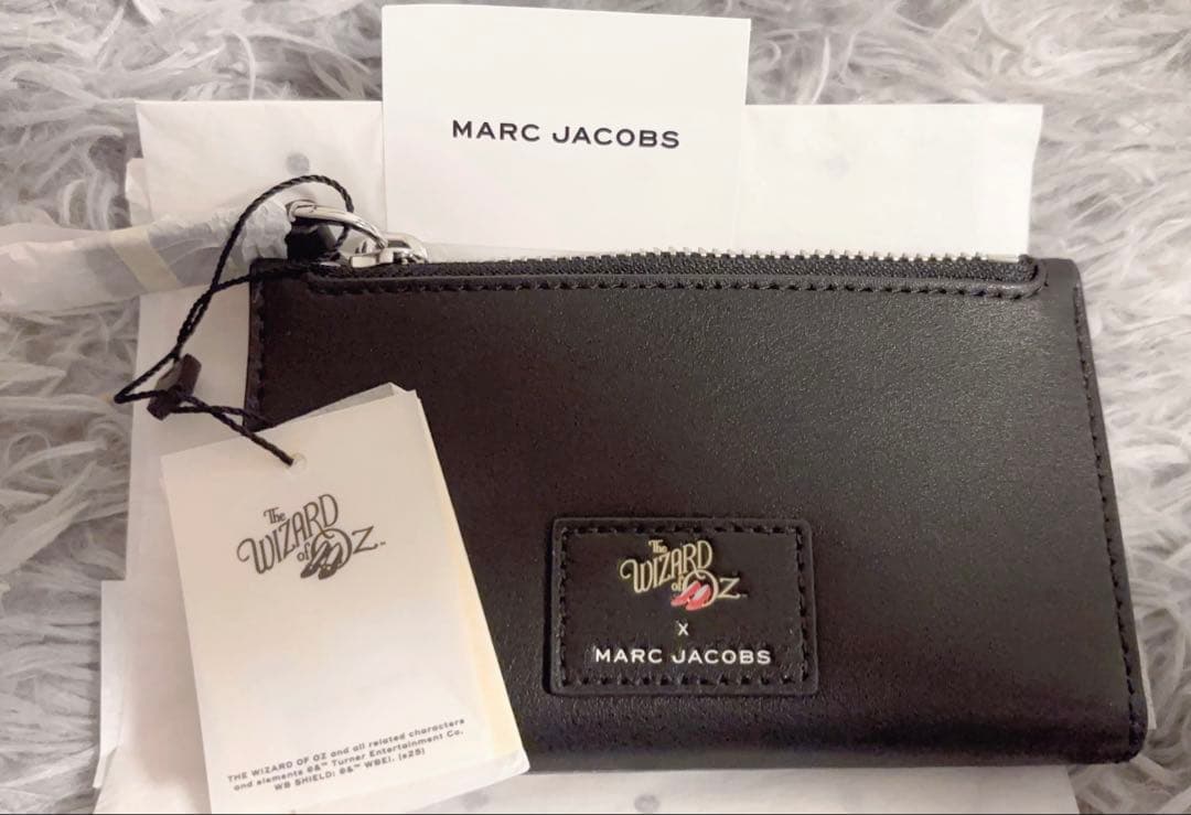〈新品未使用〉MARC JACOBS 海外限定コラボモデル 二つ折り財布