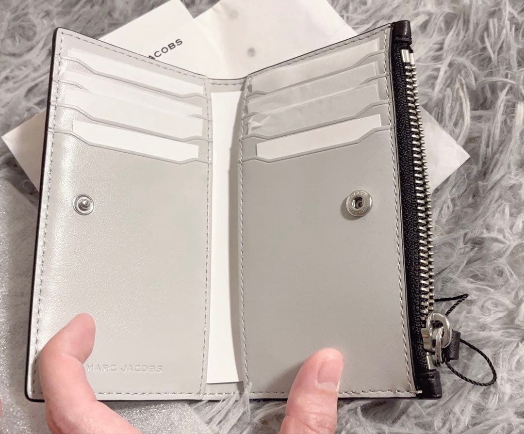 〈新品未使用〉MARC JACOBS 海外限定コラボモデル 二つ折り財布