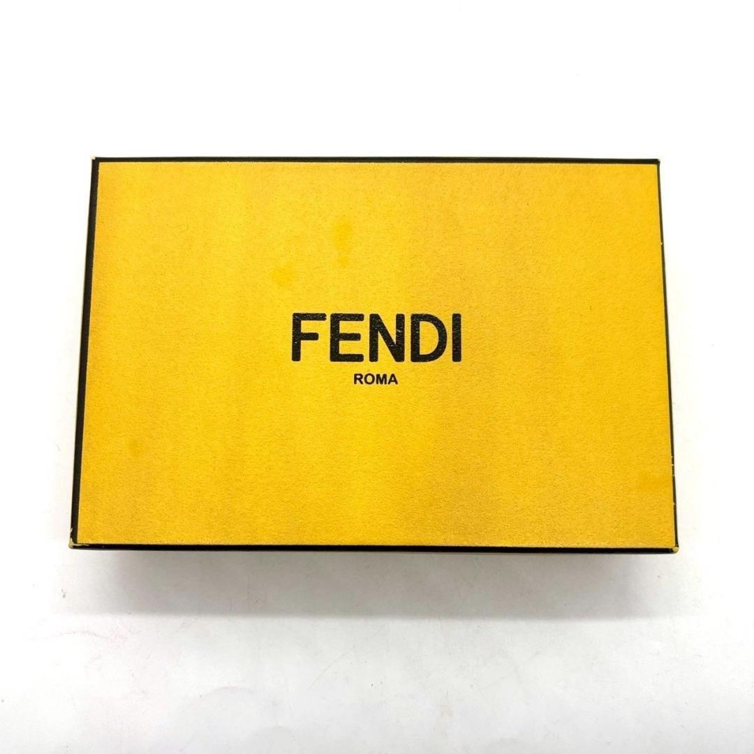 ア*ー様 FENDI　二つ折り財布 バゲット FF総柄 エンボスレザー 箱付き