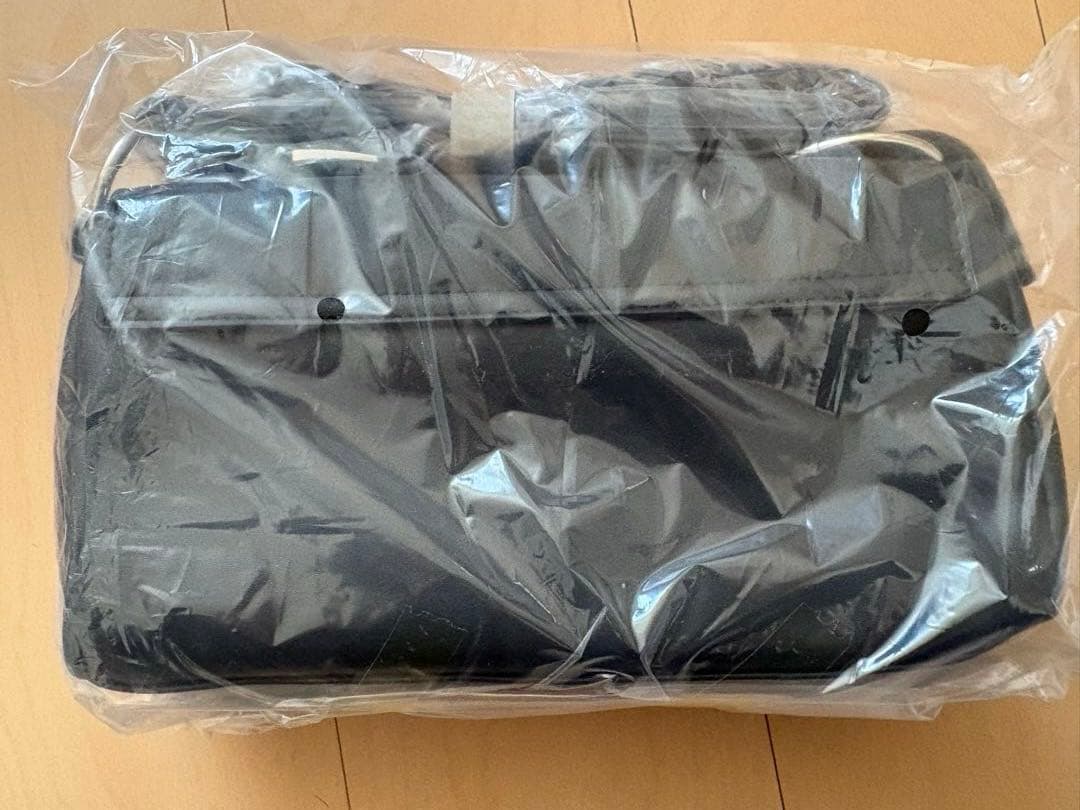 【新品！】ボディバック　ブラック　カーキ　おしゃれ