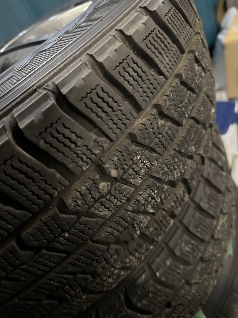 プリウスα スタッドレスタイヤ 205/60R16