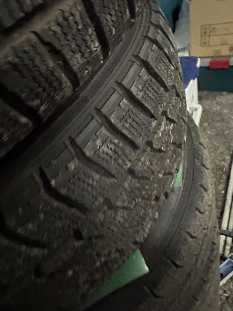 プリウスα スタッドレスタイヤ 205/60R16