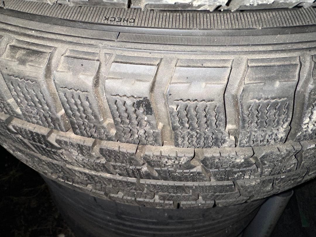 プリウスα スタッドレスタイヤ 205/60R16