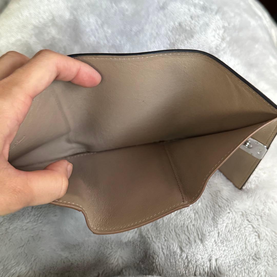 LOEWE アナグラム パーティカル ウォレット