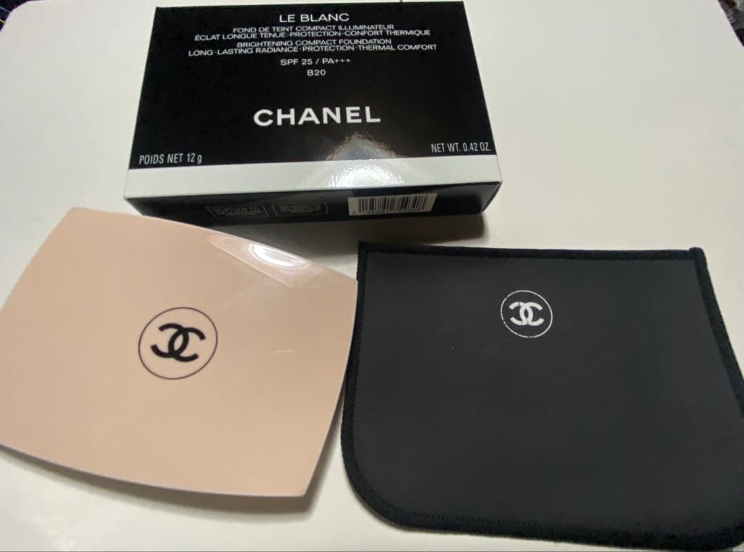 CHANEL LE BLANC パウダーファンデーション B20