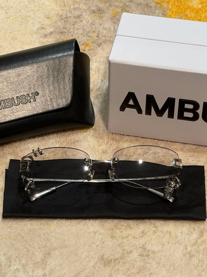 AMBUSH® ピアスサングラス シルバー