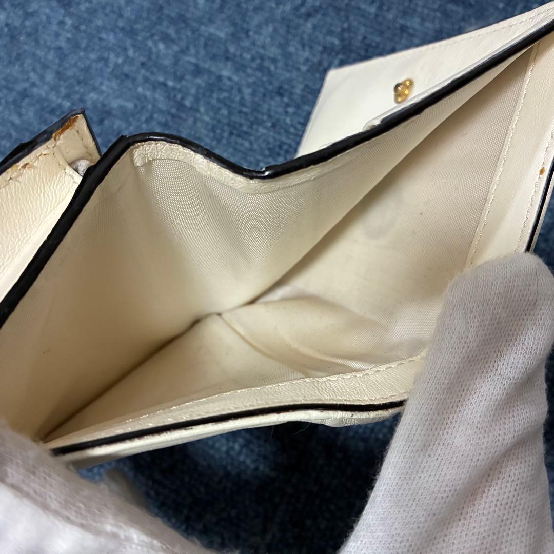 良品】valentino garavani 二つ折り財布　スタッズ　レザー