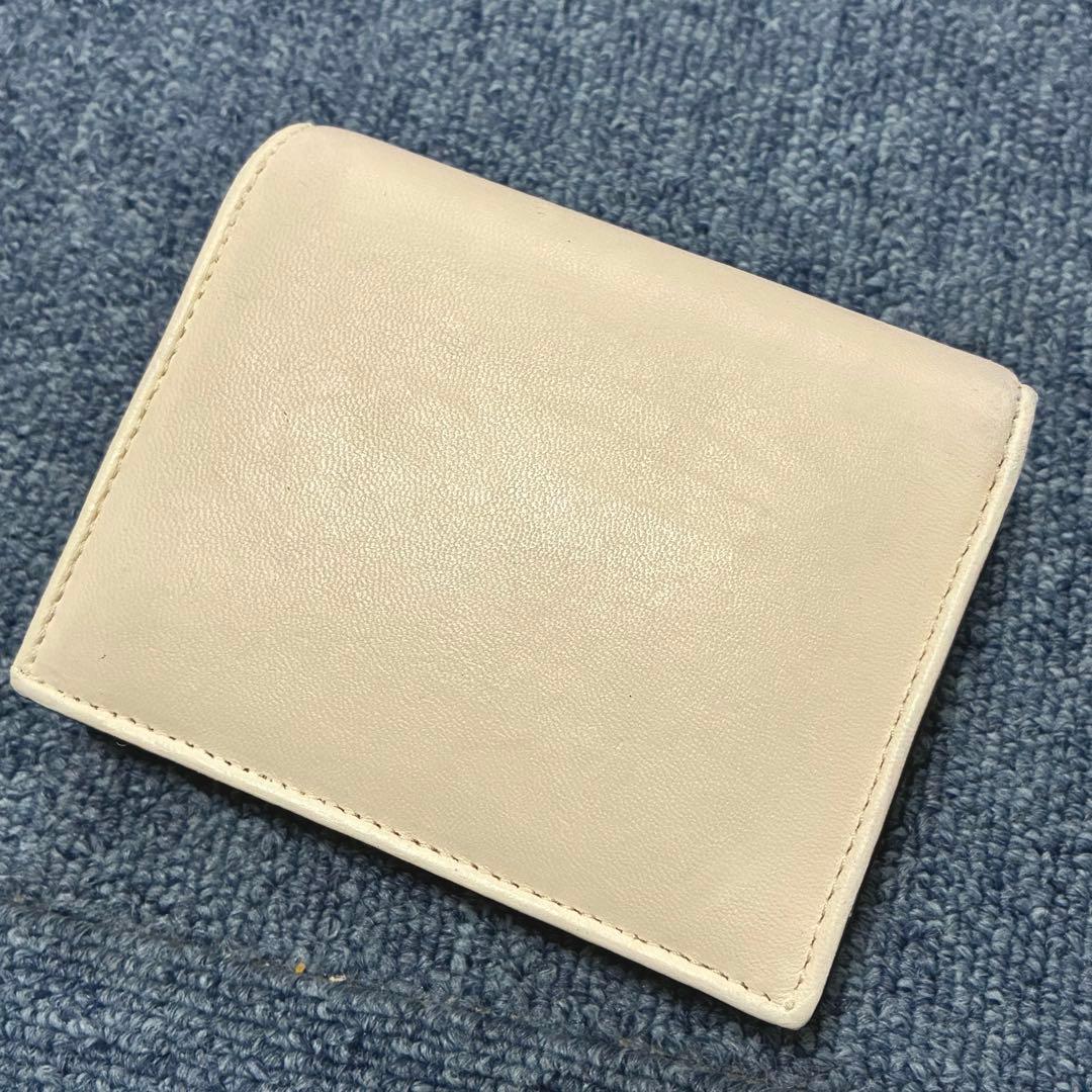良品】valentino garavani 二つ折り財布　スタッズ　レザー