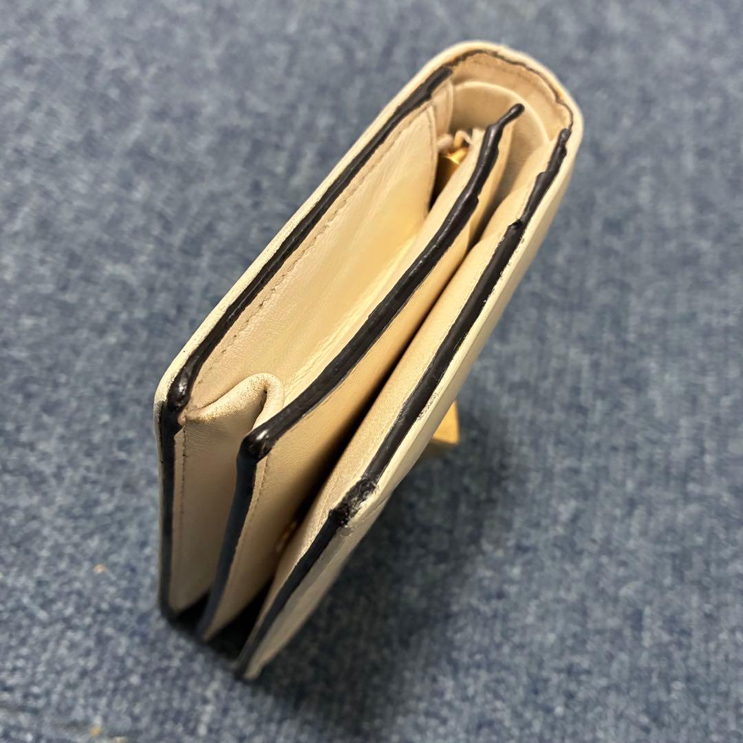 良品】valentino garavani 二つ折り財布　スタッズ　レザー