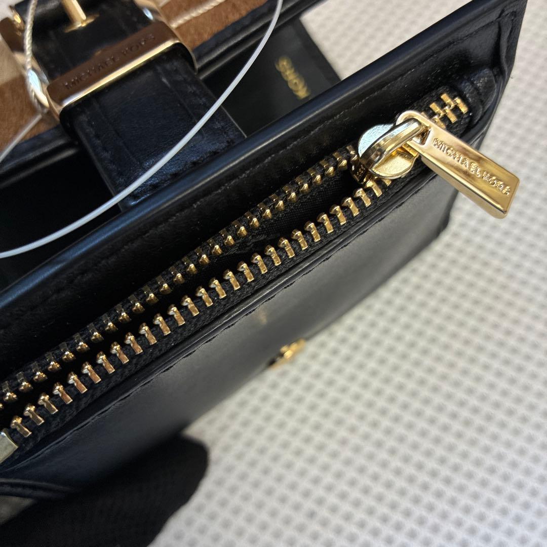 新品　MICHAEL KORS 三つ折り財布　ミニ財布　カモフラージュ