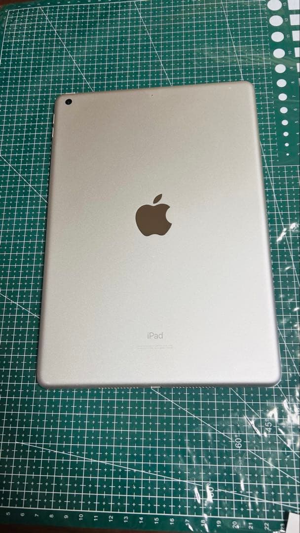 Apple iPad 第7世代 WiFi 32GB シルバー
