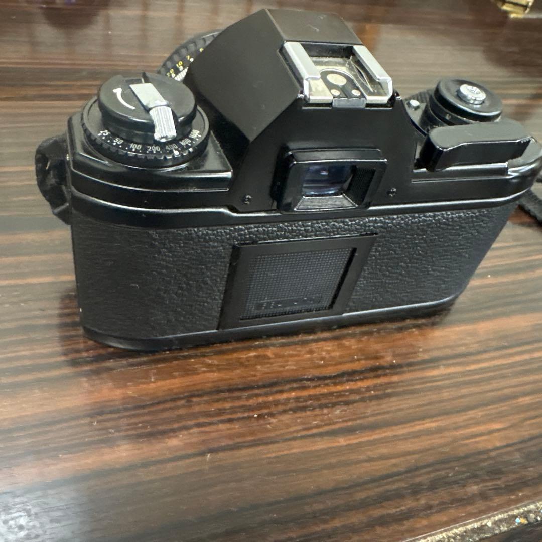 Nikon EM フィルムカメラ Nikkor 50mmレンズ付き