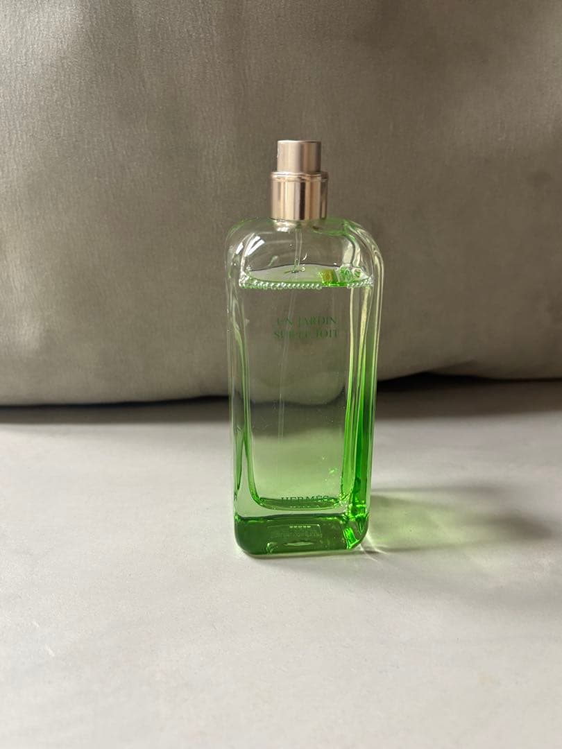 Hermès『Un Jardin Sur Le Toit（屋根の上の庭）』