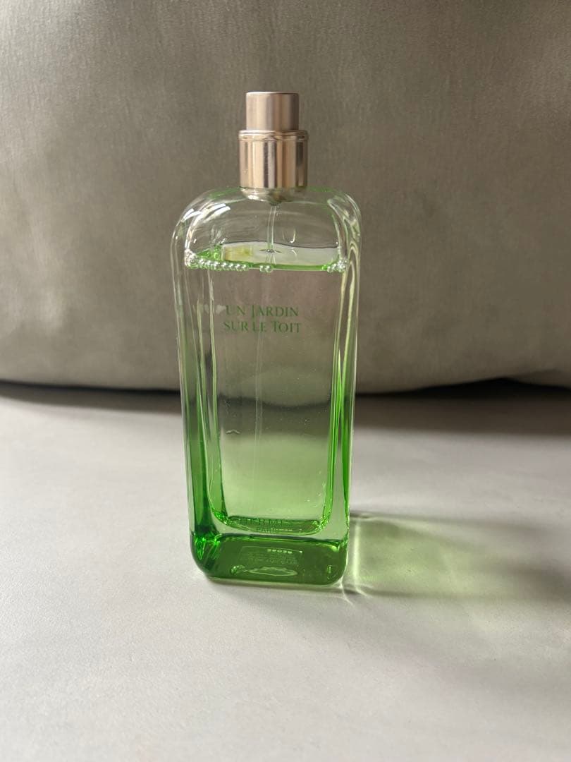 Hermès『Un Jardin Sur Le Toit（屋根の上の庭）』