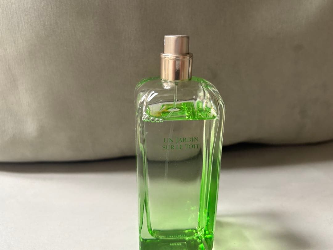 Hermès『Un Jardin Sur Le Toit（屋根の上の庭）』