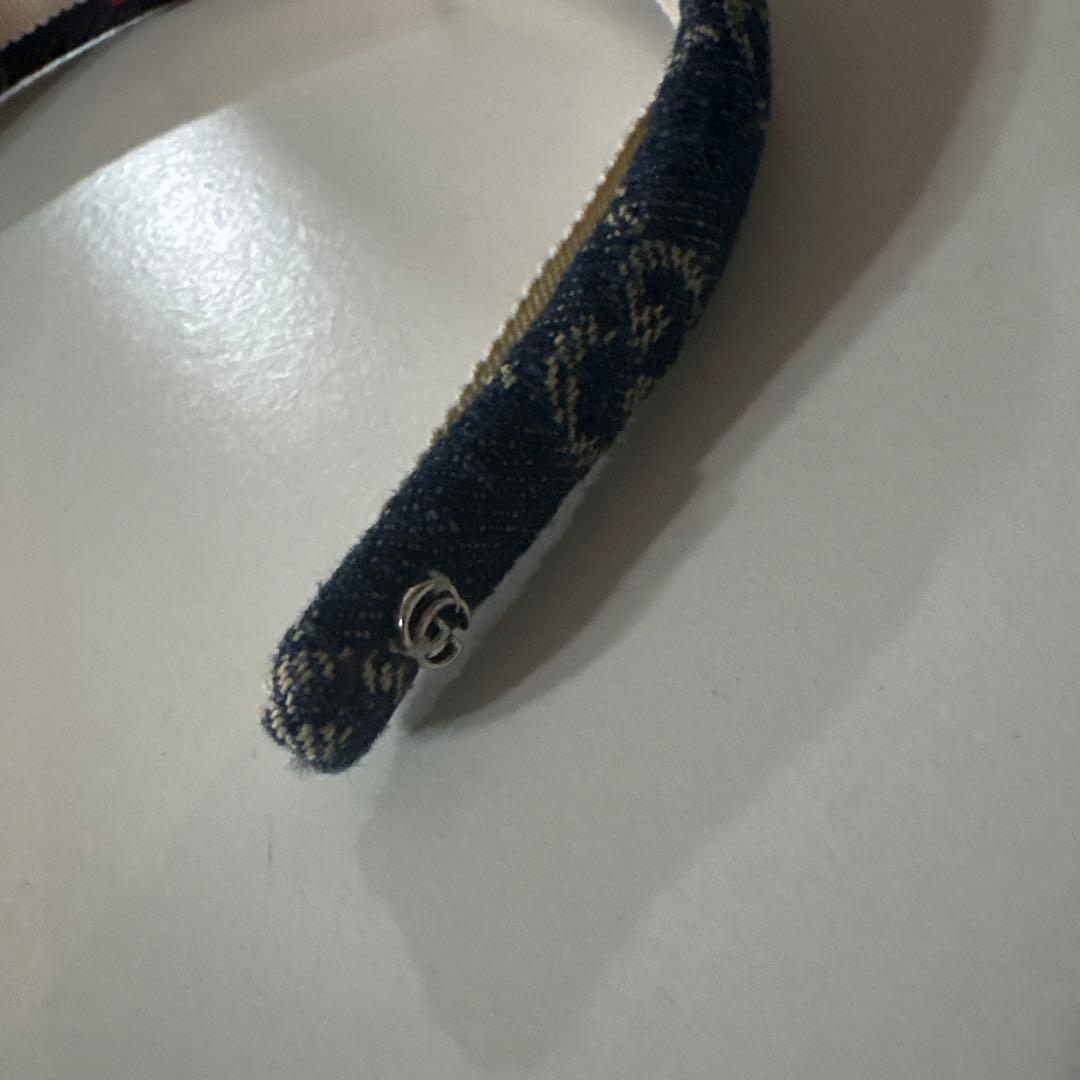 GUCCI デニム ヘアバンド ロゴ入り