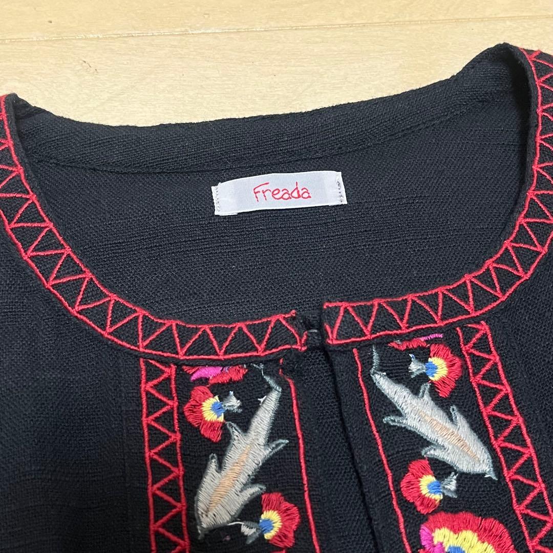 Freada/フリーダ インド刺繍 花柄 ガウン ブラック