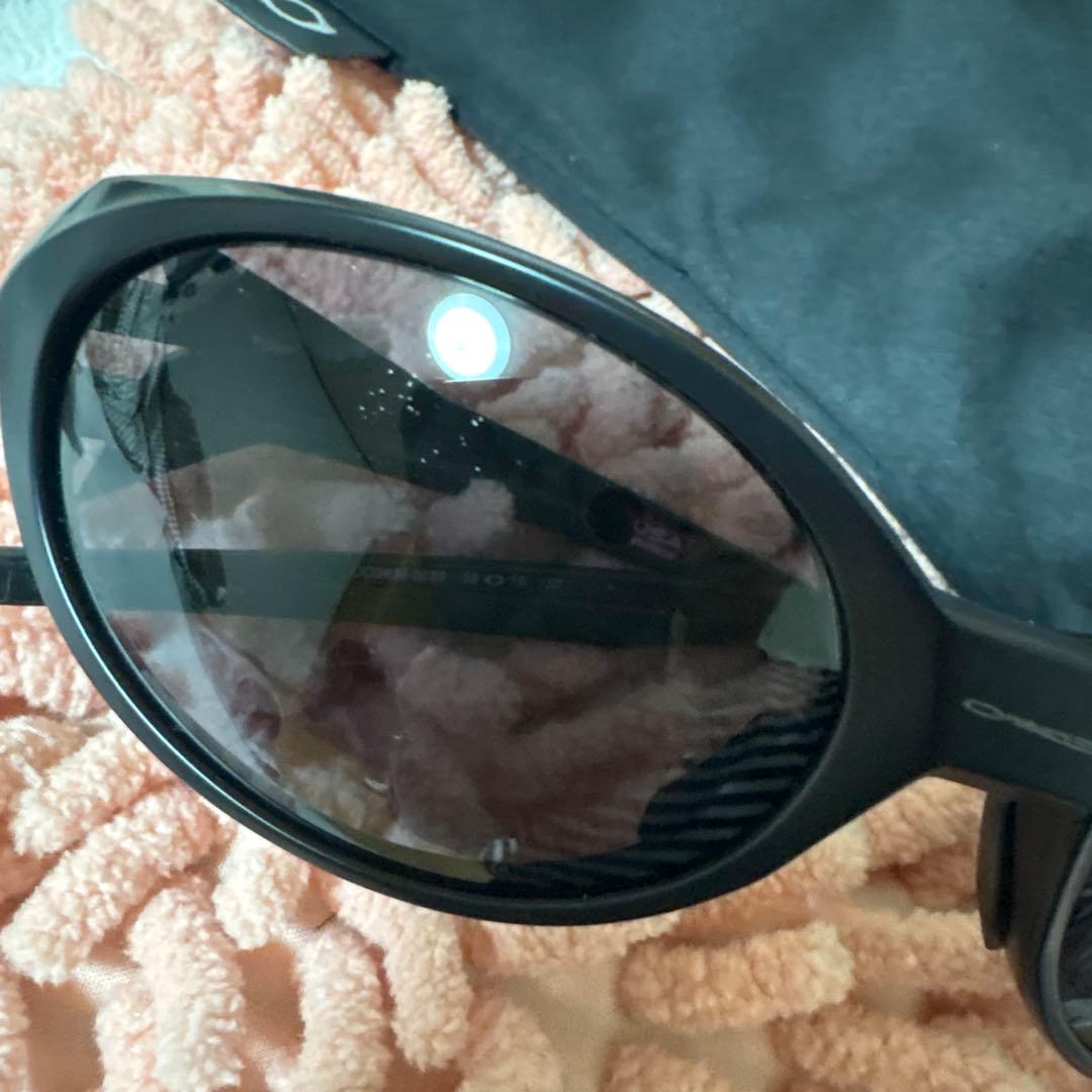Oakley スモークレンズ サングラス OO9343-21/58