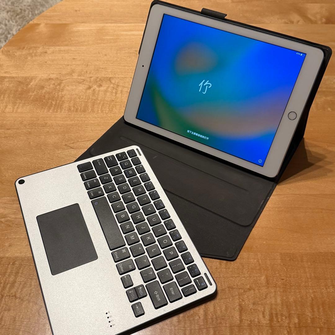 iPad 第5世代 32GB Wi-Fi キーボード付 バッテリー73.5%