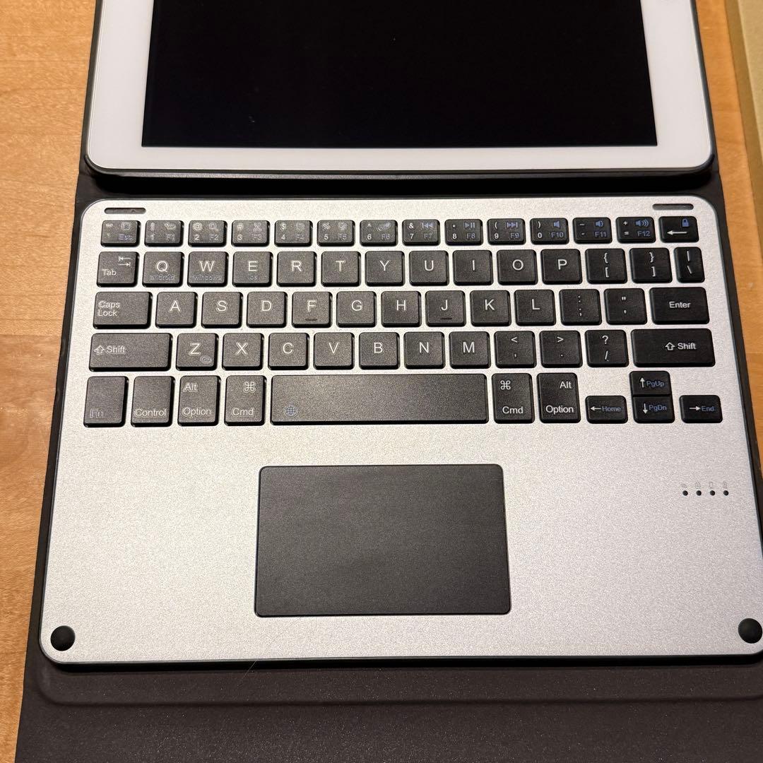 iPad 第5世代 32GB Wi-Fi キーボード付 バッテリー73.5%
