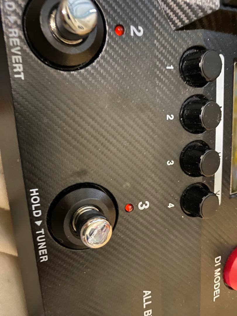 ZOOM B2FOUR ベースエフェクトペダル