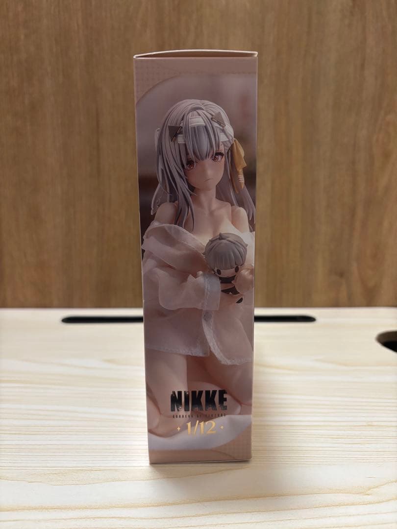 勝利の女神NIKKE モダニア：ファースト・アフェクション 1/12 フィギュア