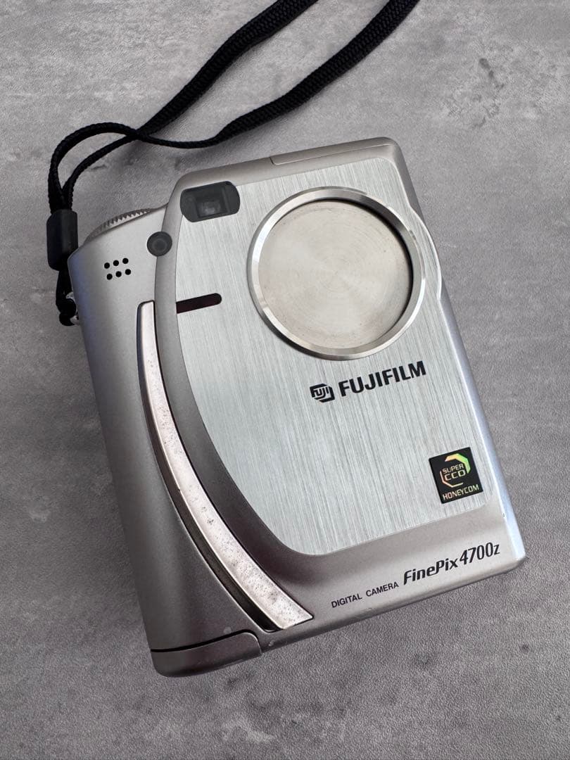 FUJIFILM FinePix 4700z デジタルカメラ　おまけ付き