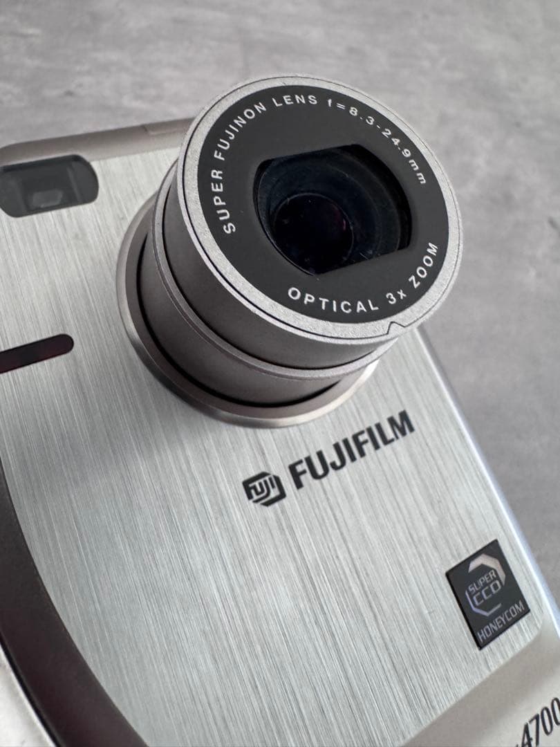 FUJIFILM FinePix 4700z デジタルカメラ　おまけ付き