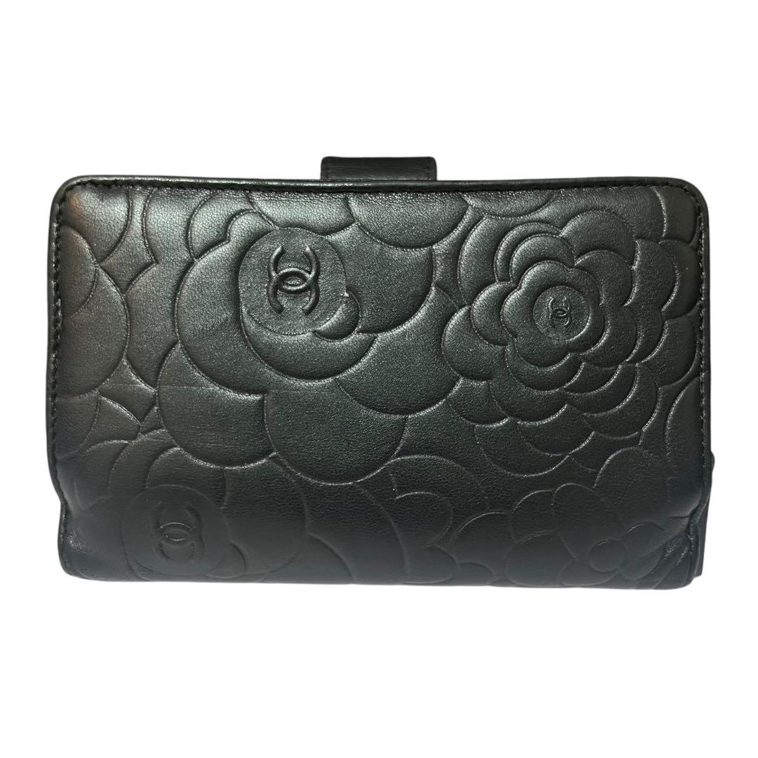CHANEL シャネル ラムスキン カメリア エンボス 二つ折り財布 ミディアム