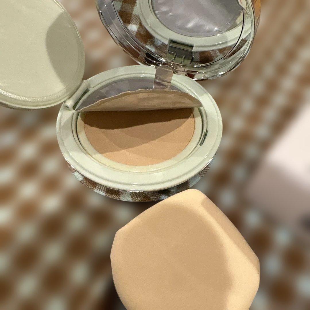 ファンデーション PRADA AUGMENTED SKIN LN5 12g